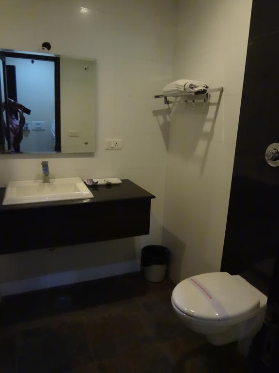 Hotel Siam International Delhi  Buitenkant foto