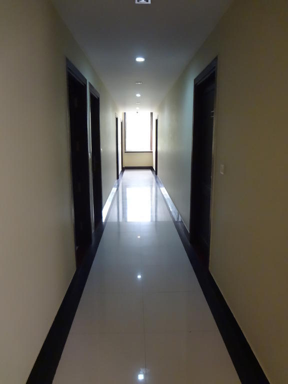 Hotel Siam International Delhi  Buitenkant foto