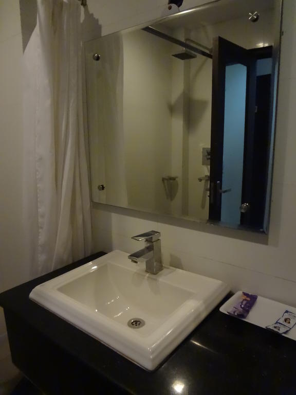 Hotel Siam International Delhi  Buitenkant foto