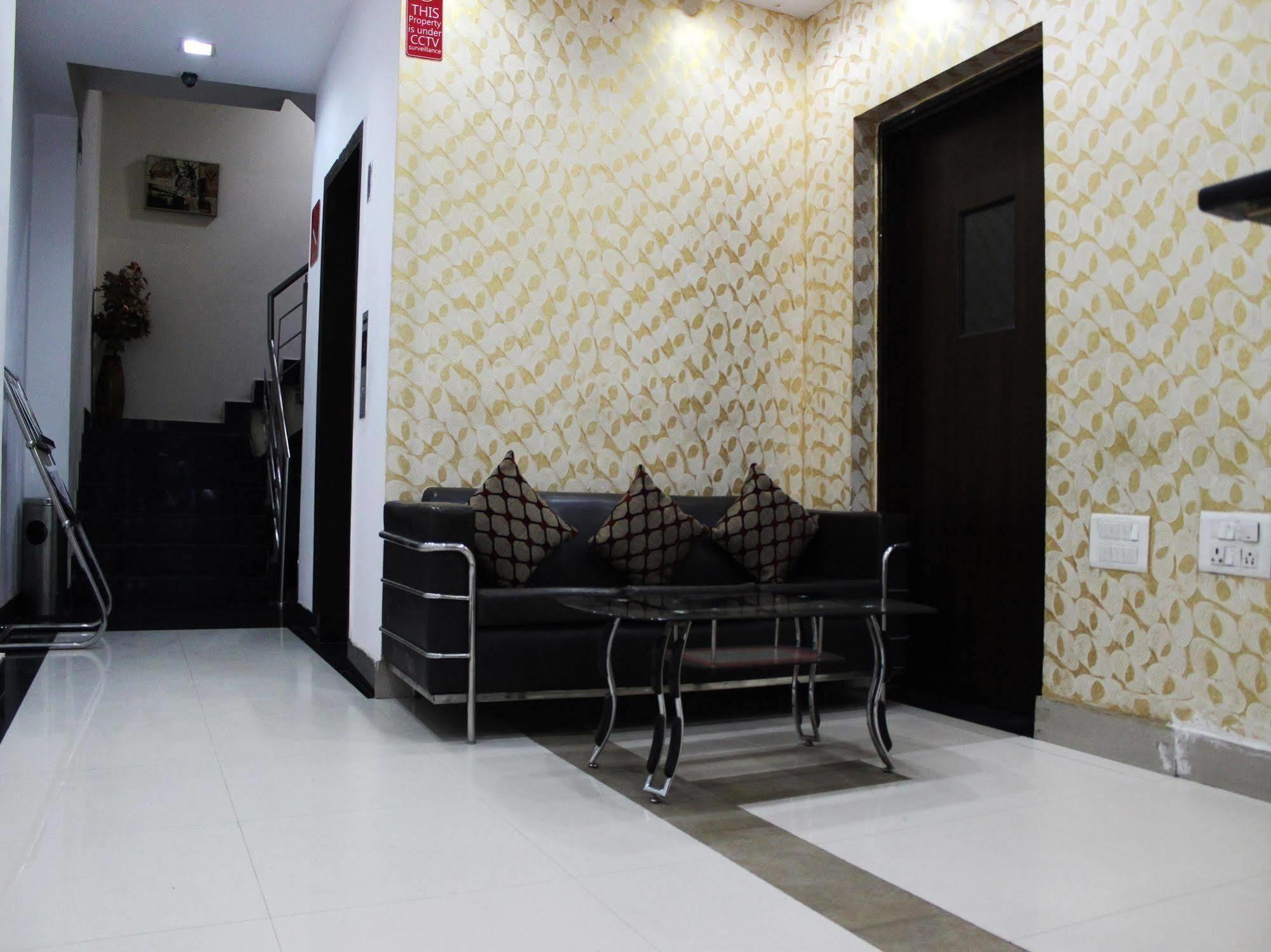 Hotel Siam International Delhi  Buitenkant foto