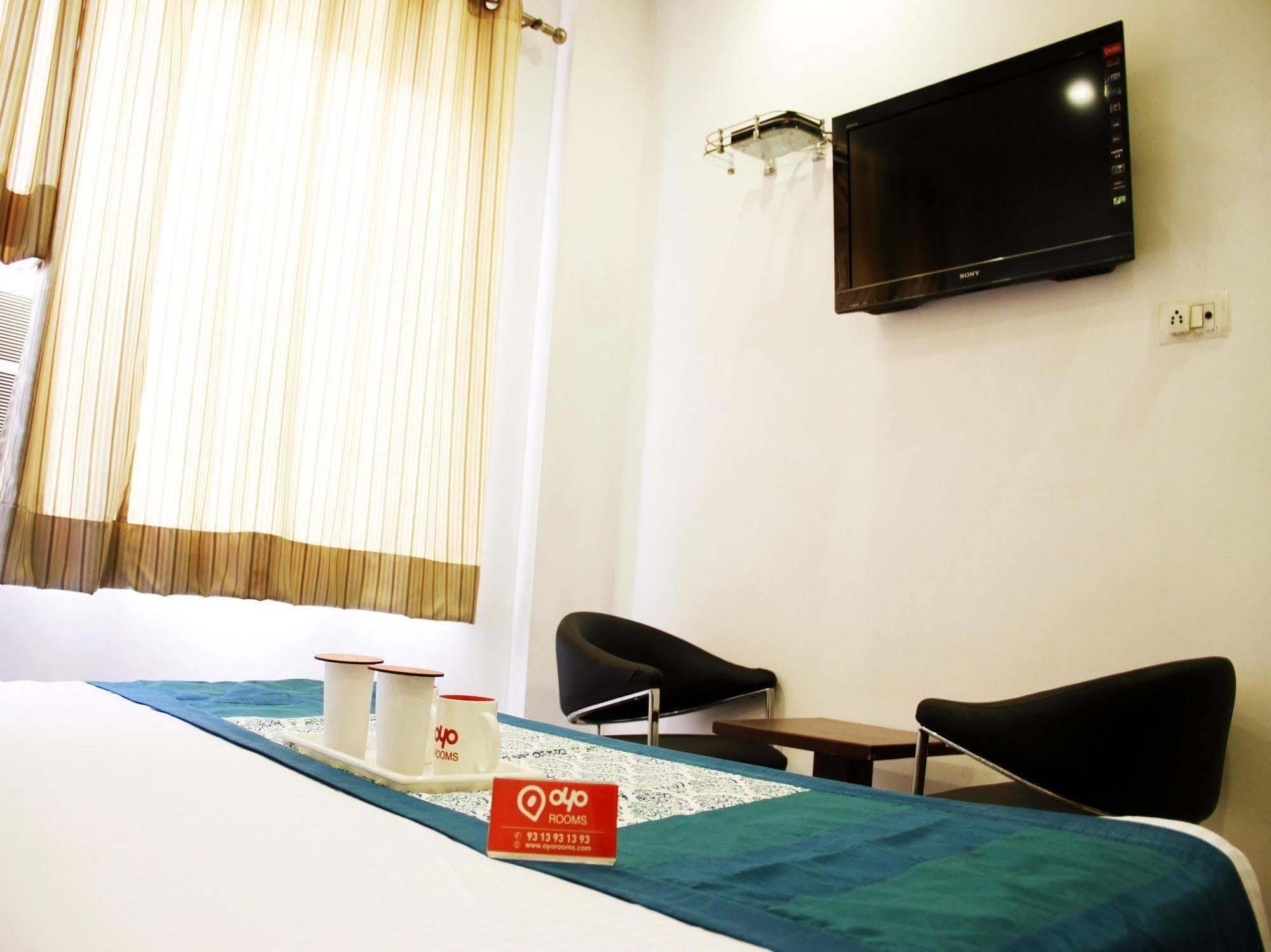 Hotel Siam International Delhi  Buitenkant foto