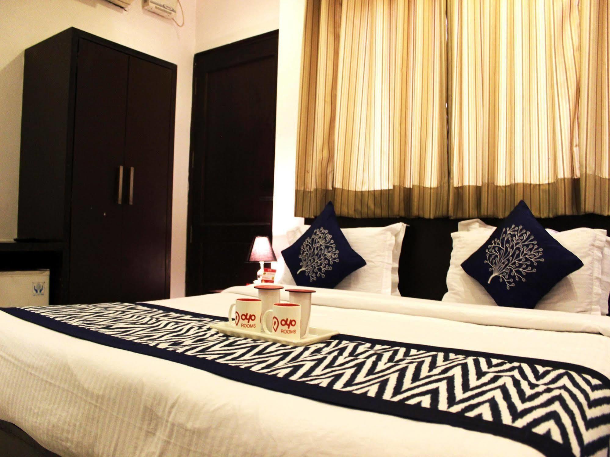 Hotel Siam International Delhi  Buitenkant foto