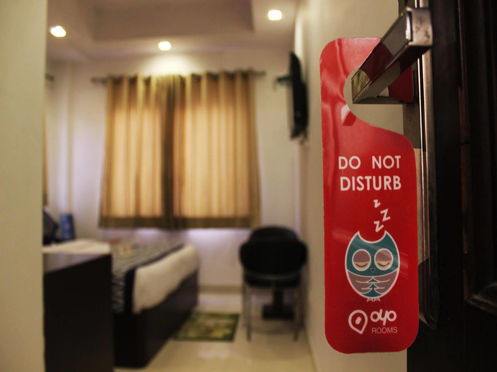 Hotel Siam International Delhi  Buitenkant foto