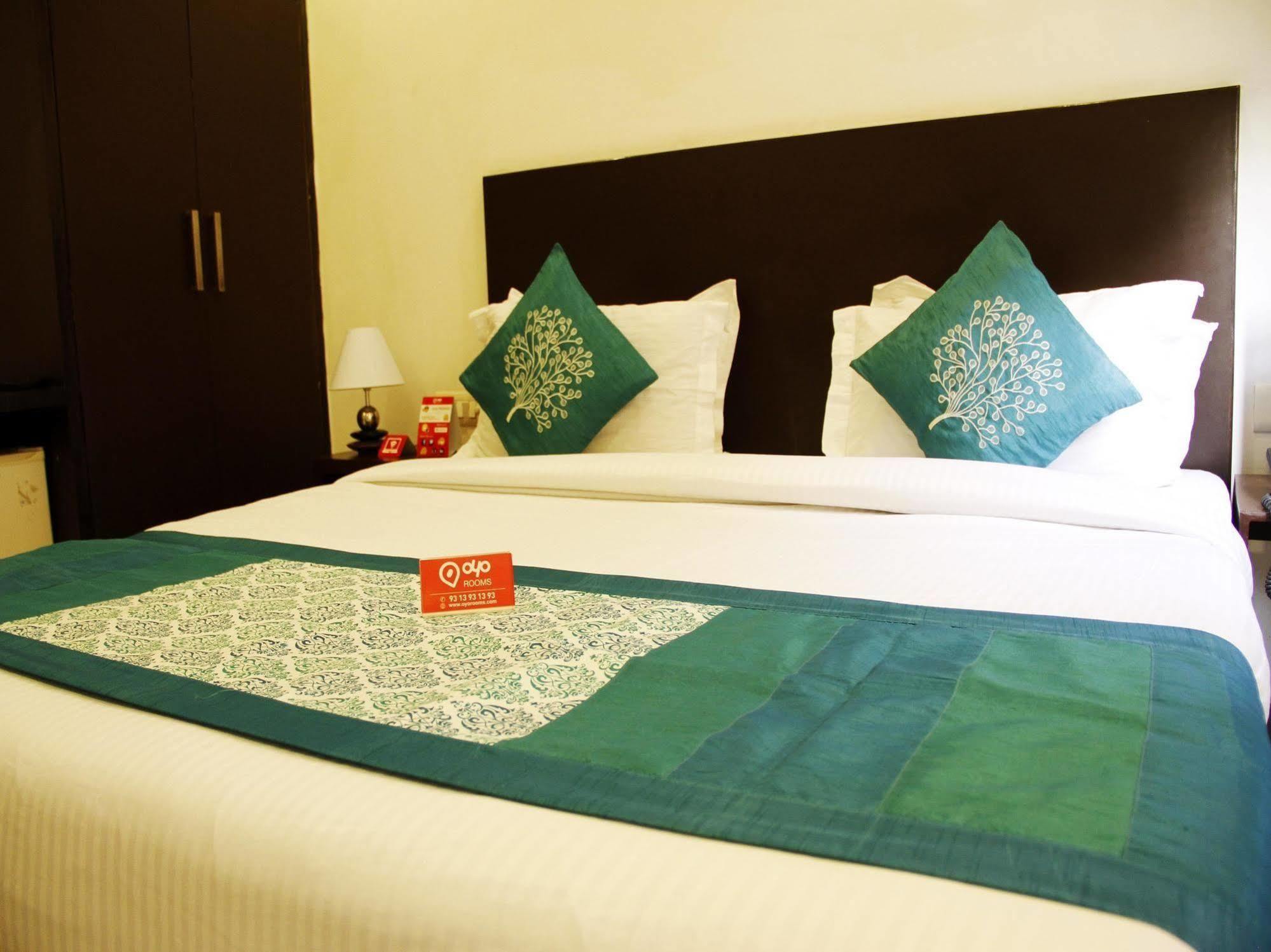 Hotel Siam International Delhi  Buitenkant foto